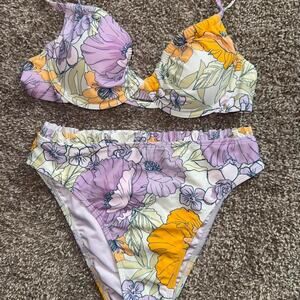 NWOT - Cupshe floral ruffle bikini set with high-waisted bottoms - size small